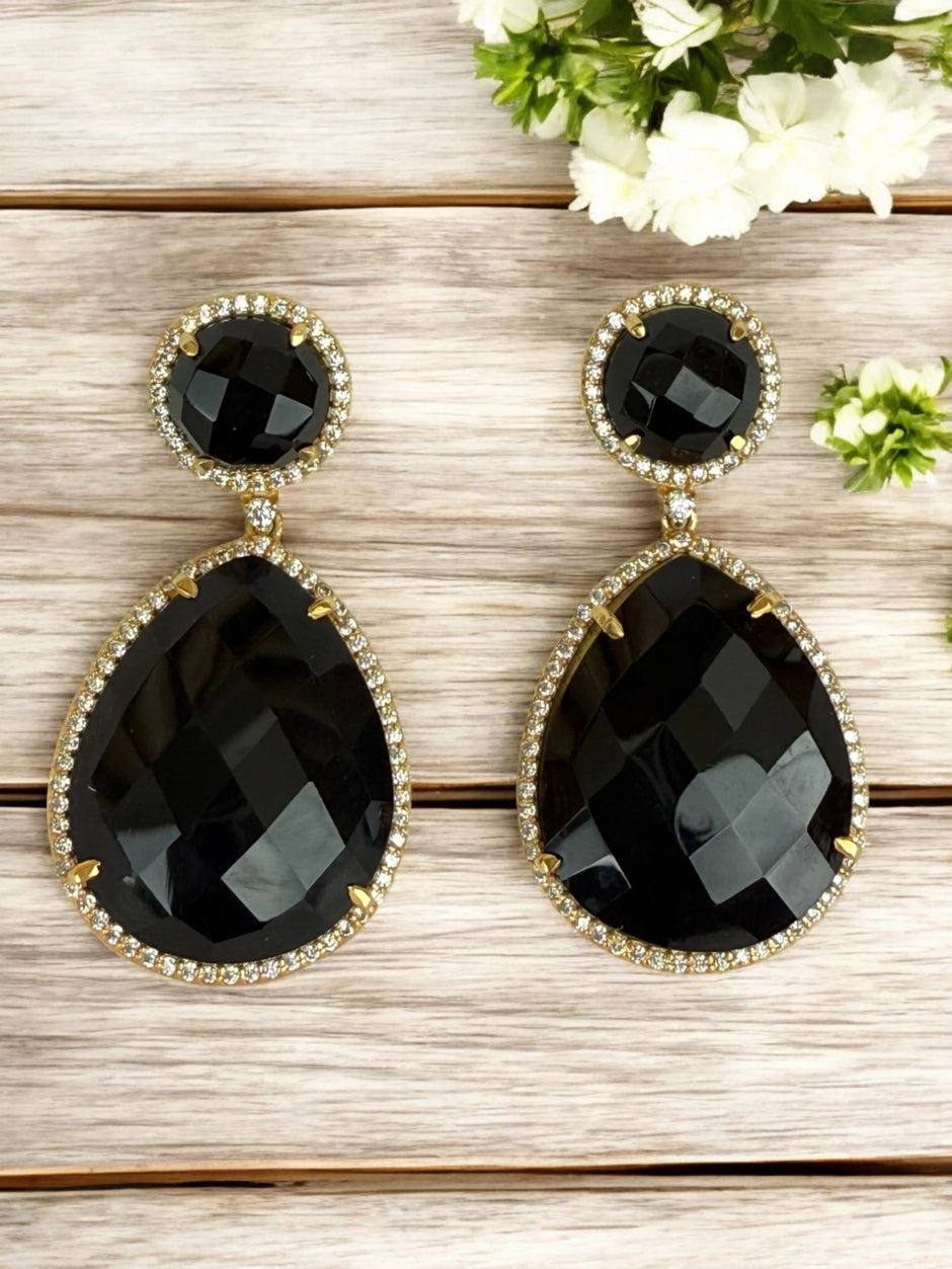Midnight dahlia Black dangle earrings