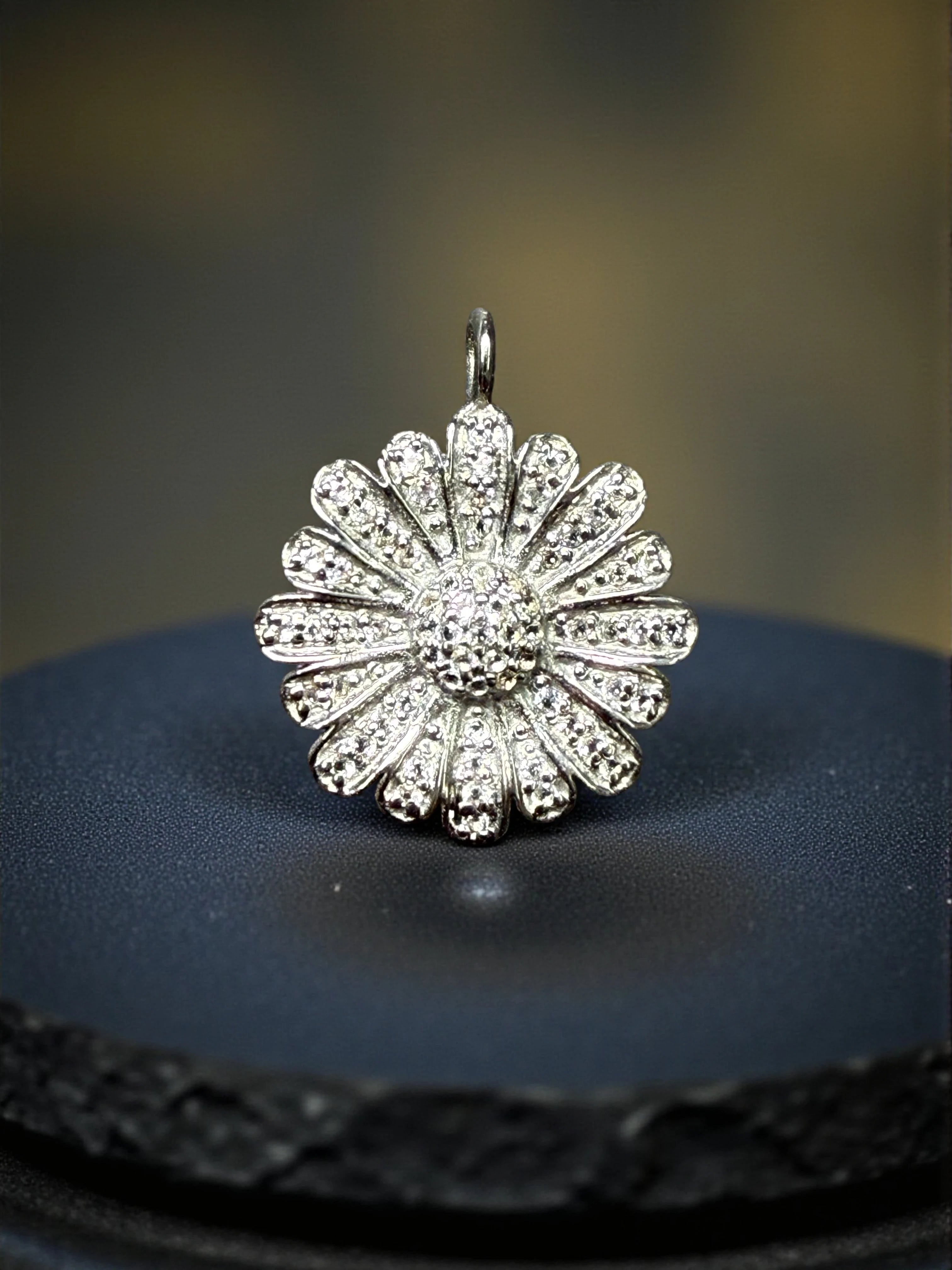 Daisy flower 925 sterling silver pendant